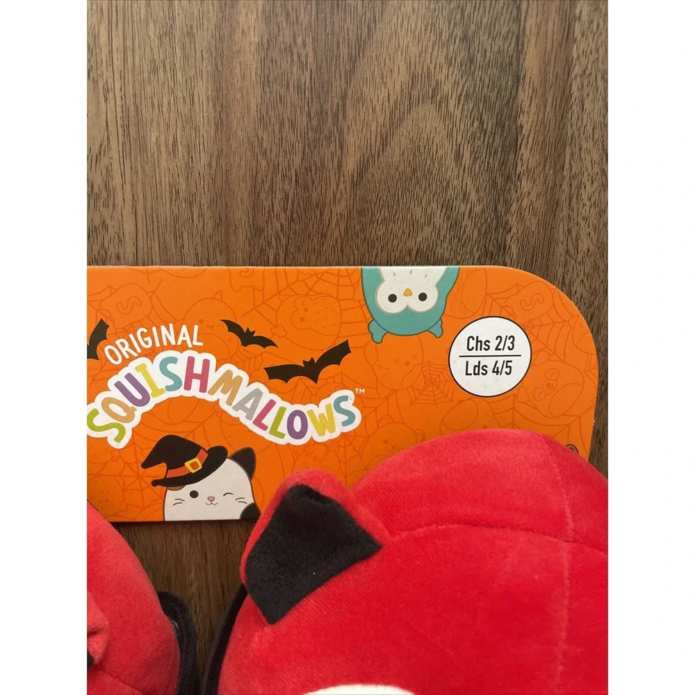 SQUISHMALLOWS Vampire Owl Limited Edition  Slippers Sz 2/3 Youth NEW